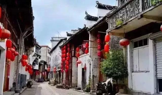 他是河北人,被称为是“二纵最优秀的团长”,27岁时牺牲于天津