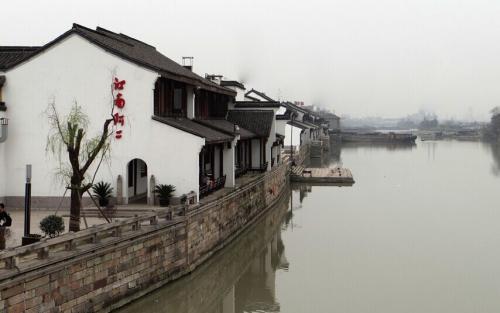 破碎的雕像